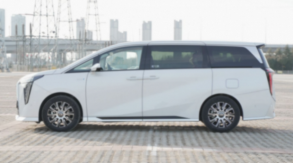 買高端MPV選插混還是燃油?看完傳祺新能源E9對(duì)比別克GL8就有答案