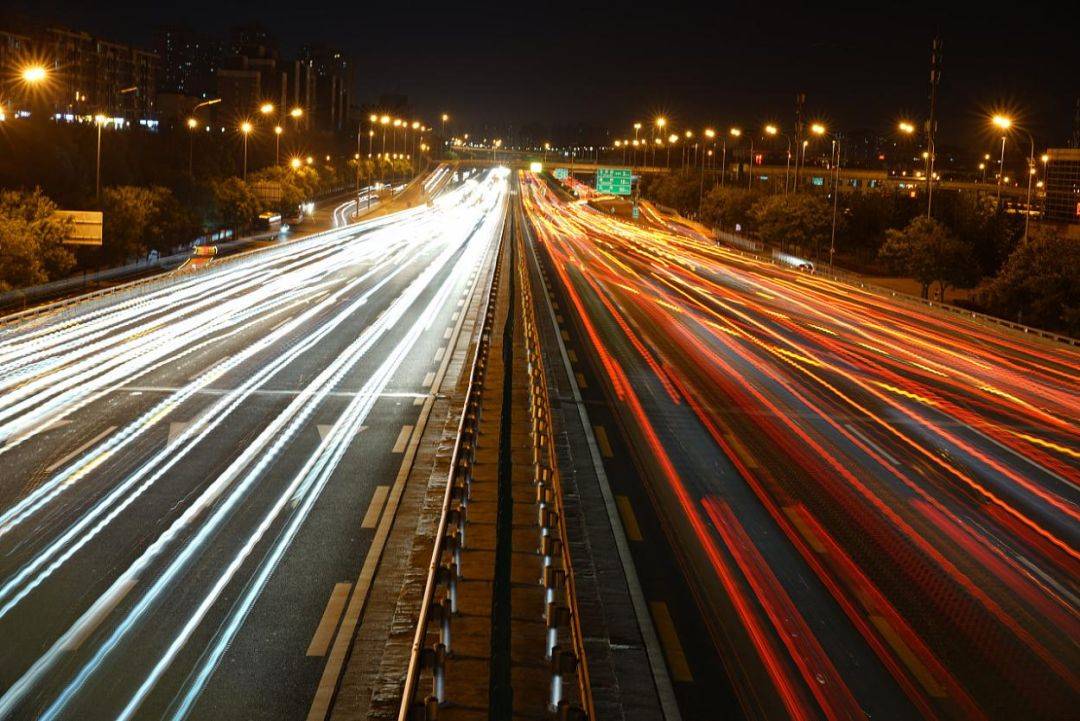 20萬級合資B級車誰更強?看全新天籟和第九代凱美瑞針尖對麥芒