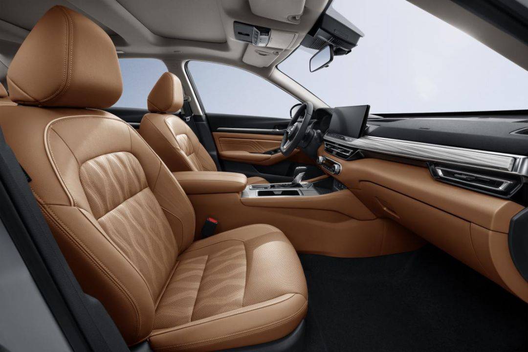 20萬級合資B級車誰更強?看全新天籟和第九代凱美瑞針尖對麥芒