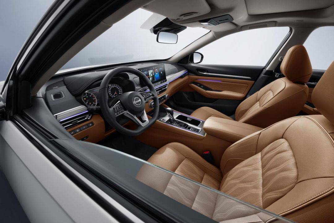 20萬級合資B級車誰更強?看全新天籟和第九代凱美瑞針尖對麥芒