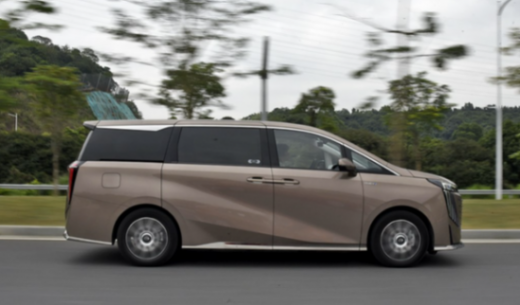 試駕傳祺E9:滿油滿電能跑1032公里,或成國產(chǎn)新能源MPV最大黑馬