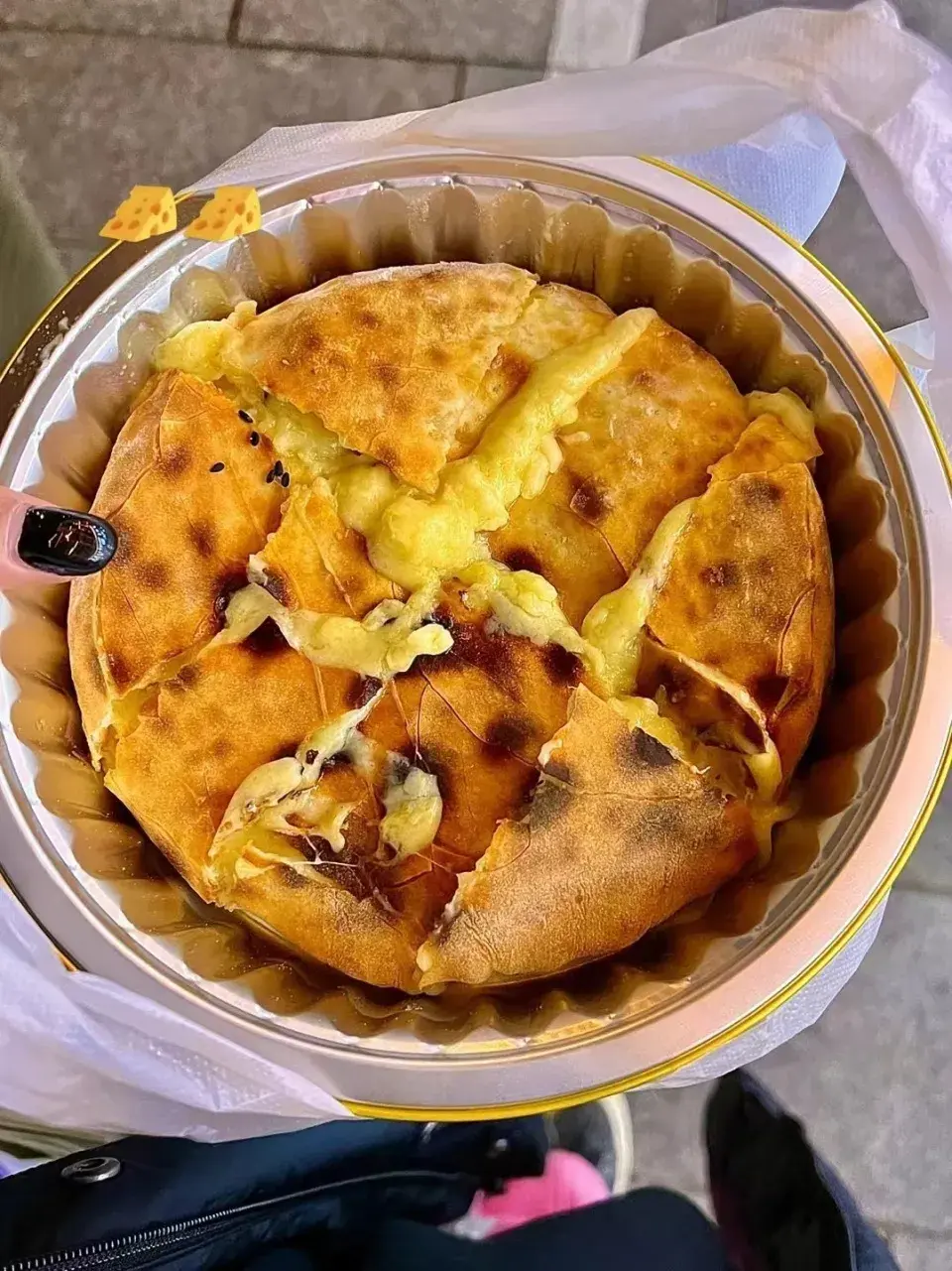 06年小伙擺攤賣榴蓮餅月入三四萬