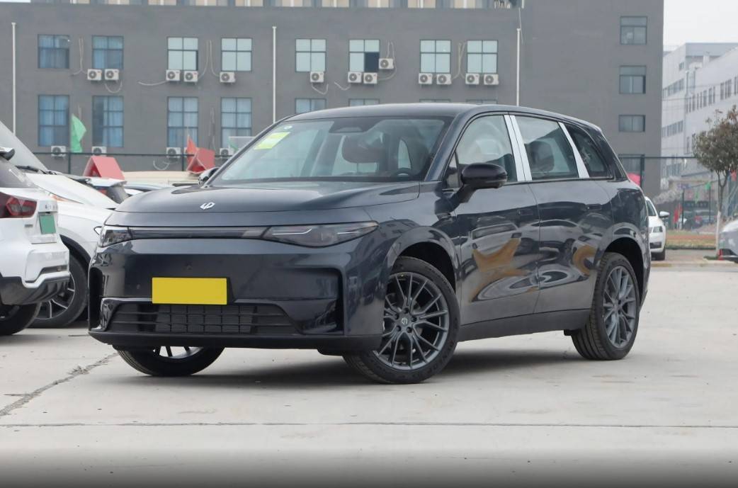 僅13.58萬起,兩套動力可選,還帶8295芯片,零跑C10有多卷?