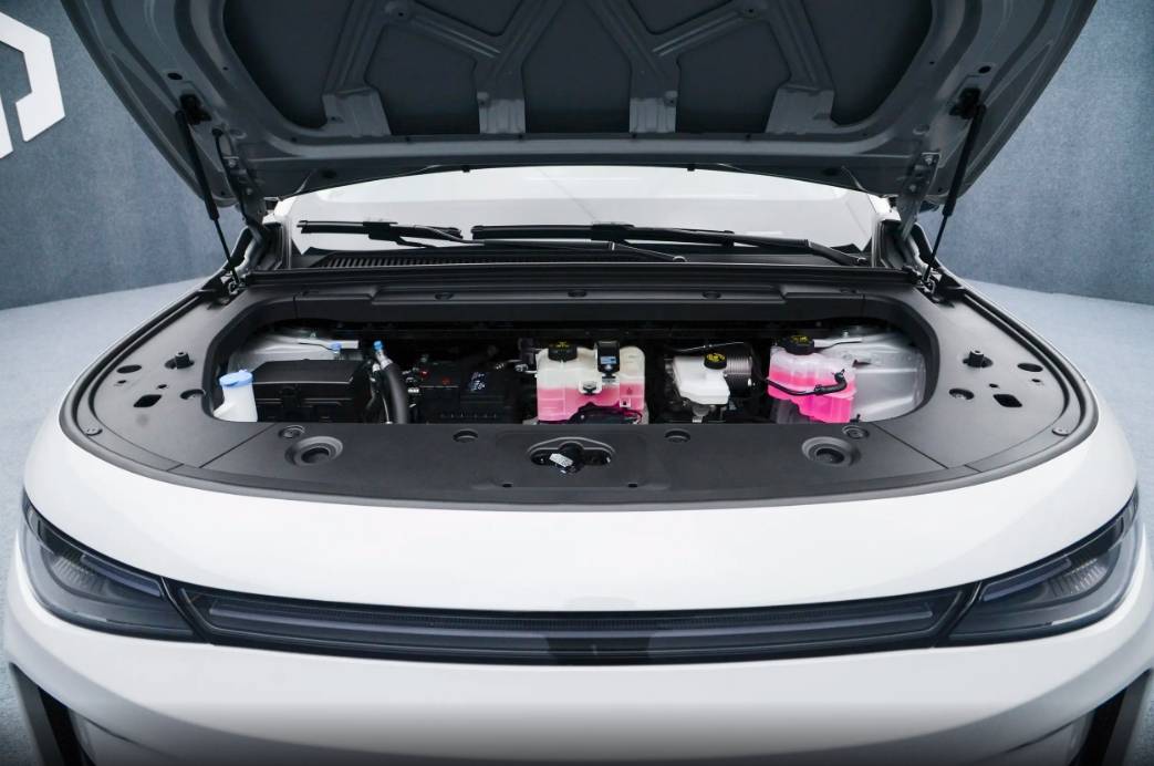 僅13.58萬起,兩套動力可選,還帶8295芯片,零跑C10有多卷?