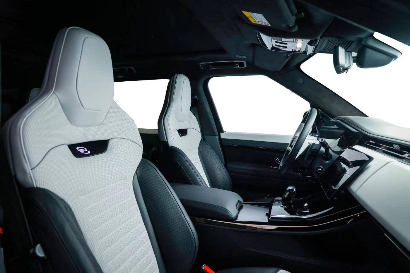 限量15臺,全新攬勝運(yùn)動(dòng)SV Edition One限量版正式上市