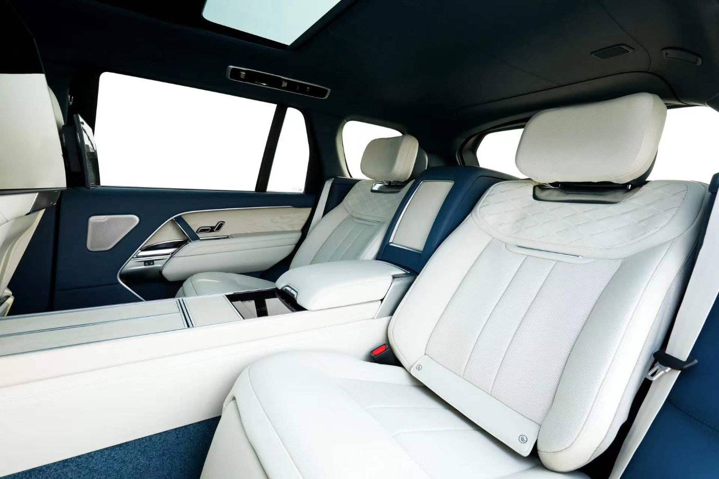 限量15臺,全新攬勝運(yùn)動(dòng)SV Edition One限量版正式上市