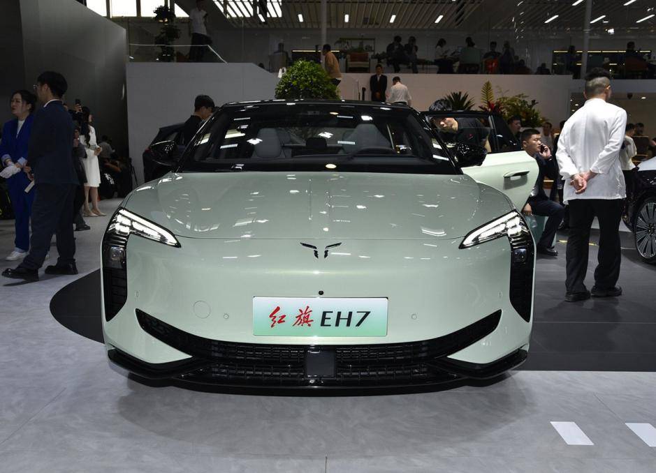 紅旗新能源推出新車,EH7續航可達800km,價格跟小米SU7接近