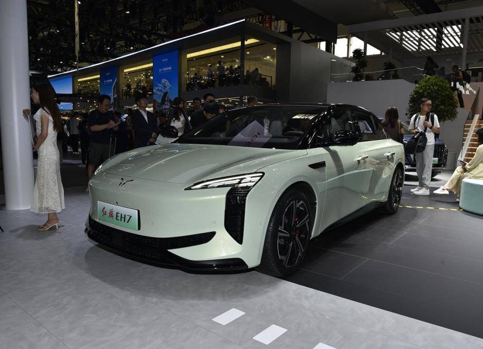 紅旗新能源推出新車,EH7續航可達800km,價格跟小米SU7接近