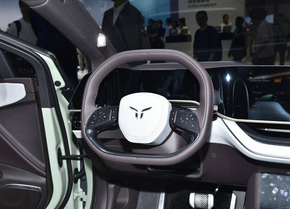 紅旗新能源推出新車,EH7續航可達800km,價格跟小米SU7接近