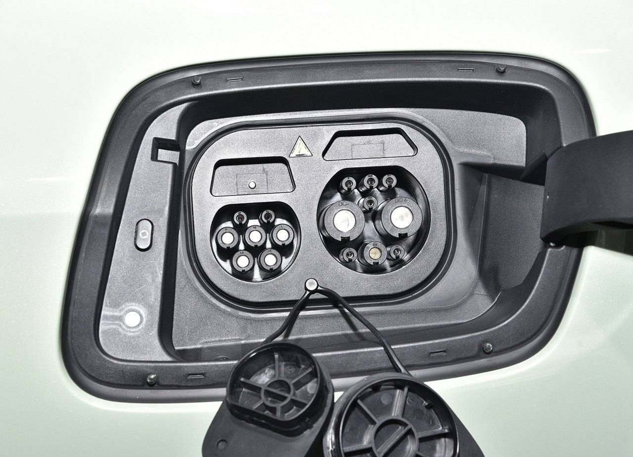 紅旗新能源推出新車,EH7續航可達800km,價格跟小米SU7接近