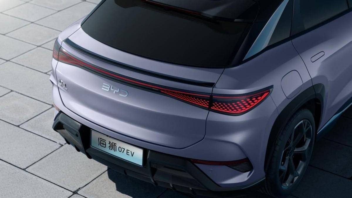 全車配刀片電池+11安全氣囊,比亞迪海獅07 EV,能火嗎?