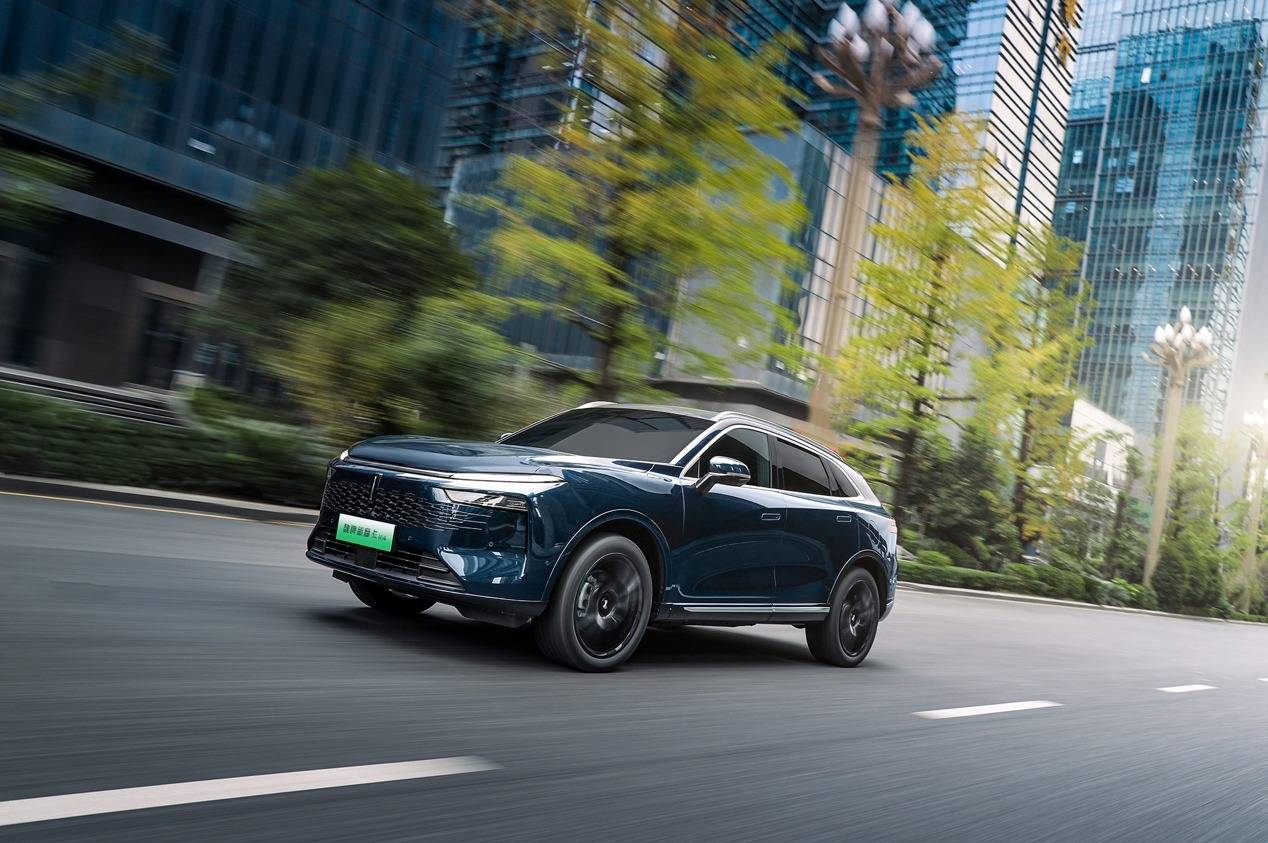 最低到手價(jià)21.38萬(wàn)元 魏牌新摩卡 Hi4 煥新上市