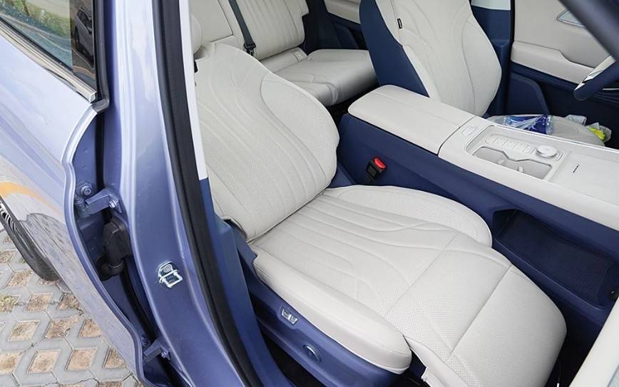 綜合續航超1800km、能加92號汽油!奇瑞風云T9開賣,12.99萬起售