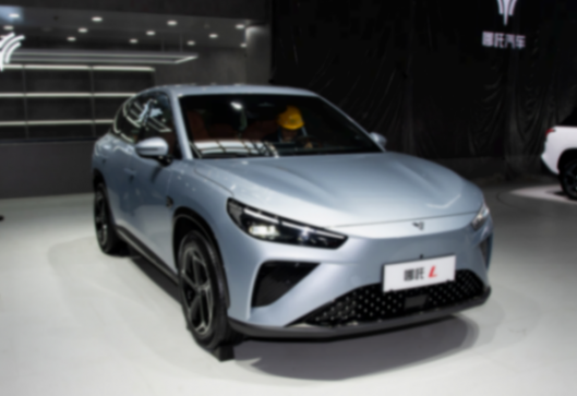 純電版哪吒L預售14萬起,與理想拉開價格差距,標配510公里續航