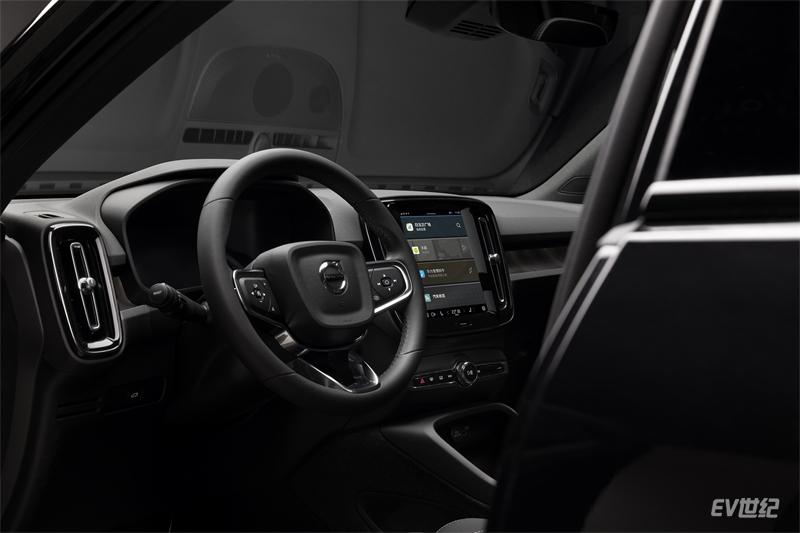 極夜黑家族再添成員 沃爾沃XC40極夜黑煥新上市