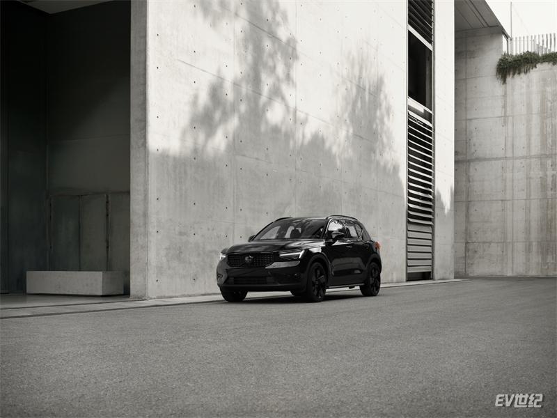 極夜黑家族再添成員 沃爾沃XC40極夜黑煥新上市