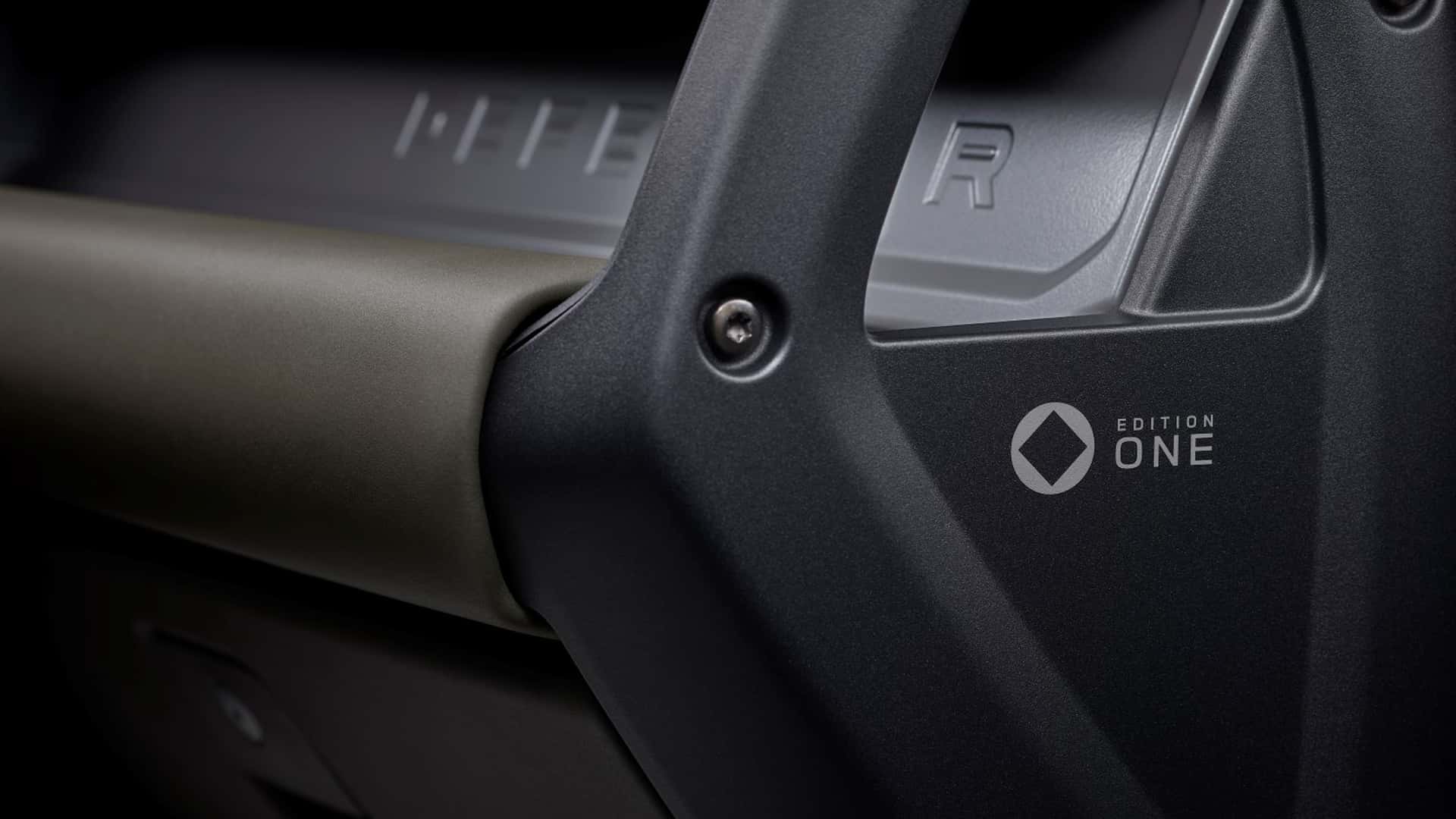 路虎衛士OCTA官圖發布 搭載4.4T V8+48V輕混動力