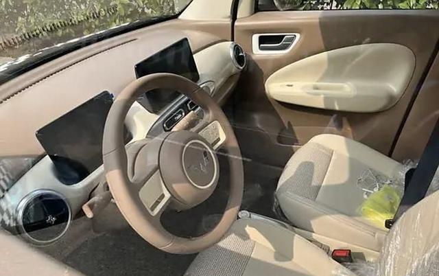 全新五菱宏光MINIEV三門版實車諜照 設計Q萌 顏值提升 配置不低-有駕