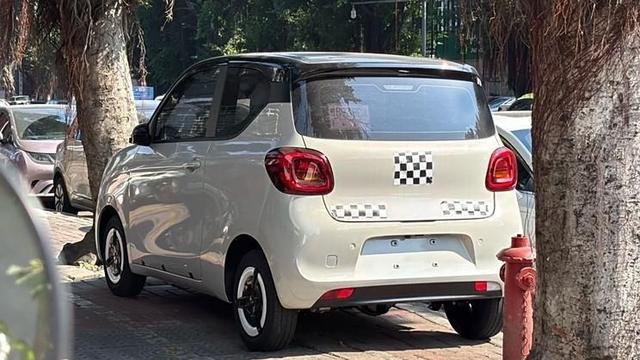 全新五菱宏光MINIEV三門版實車諜照 設計Q萌 顏值提升 配置不低-有駕