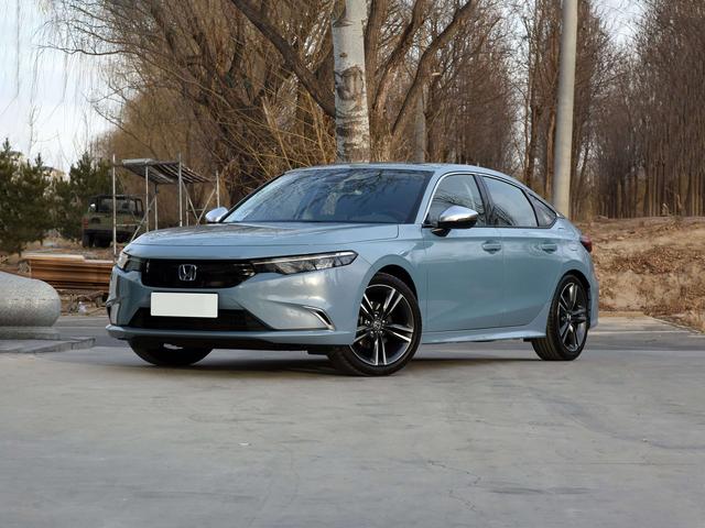 8萬！廣本版“思域”，顏值不輸A4L，誰還買比亞迪秦-有駕