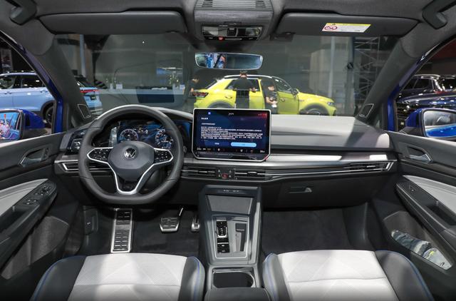 八代半高爾夫增配降價(jià),新1.5T機(jī)頭油耗很低,鋼炮身材適合代步-有駕 八代半高爾夫增配降價(jià),新1.5T機(jī)頭油耗很低,鋼炮身材適合代步-有駕