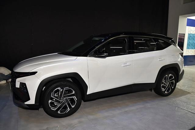 新款途勝L明日震撼上市，外觀內飾雙升級，你準備好了嗎？-有駕