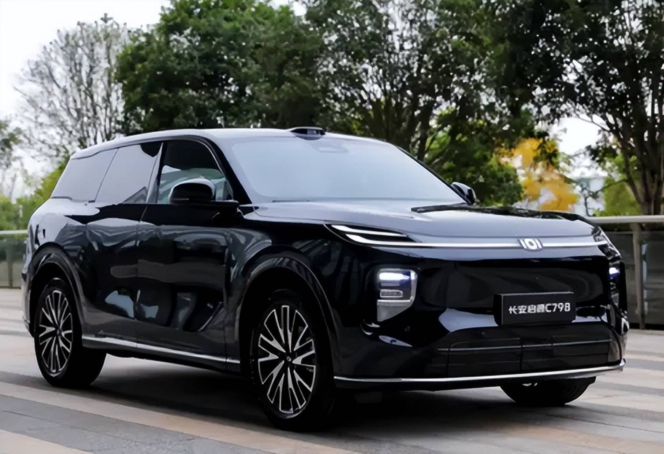 長(zhǎng)安啟源新車定版曝光,尺寸配置升級(jí),油耗不到5,新外觀能接受么