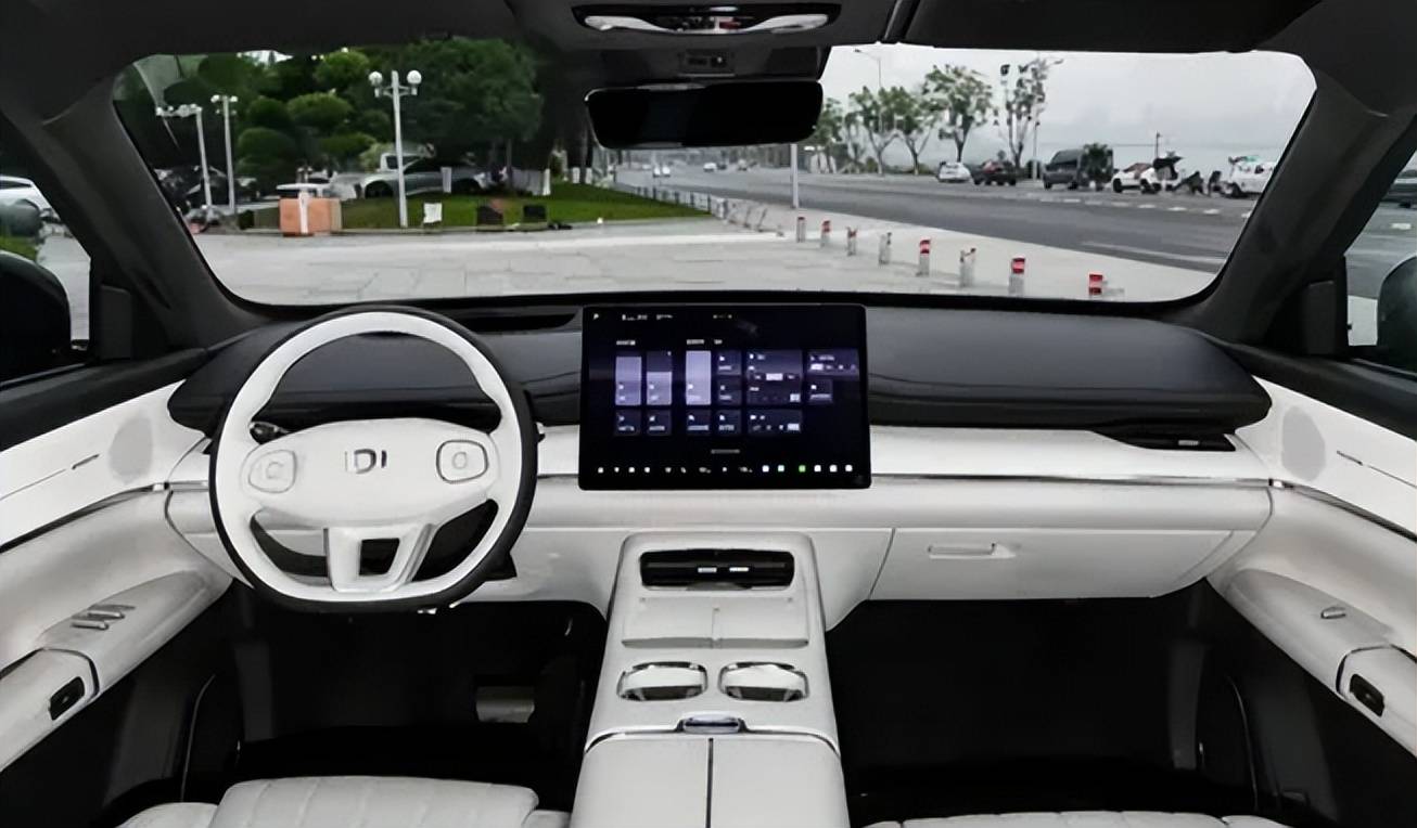 長(zhǎng)安啟源新車定版曝光,尺寸配置升級(jí),油耗不到5,新外觀能接受么