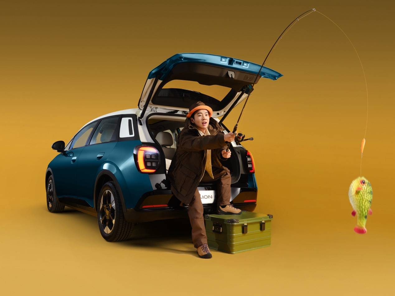 新年第一秀埃安UT開啟預售:比預期低1萬,開啟8萬清場模式