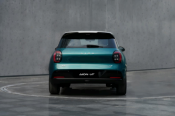 20250108_1736302821878863.png 埃安UT預售價8.98萬,大空間加持,這是要硬剛海豚?672.png