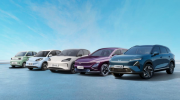 五菱3000萬“鐵粉”:如何用一輛車打動一個時代?