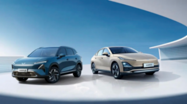 五菱3000萬“鐵粉”:如何用一輛車打動一個時代?