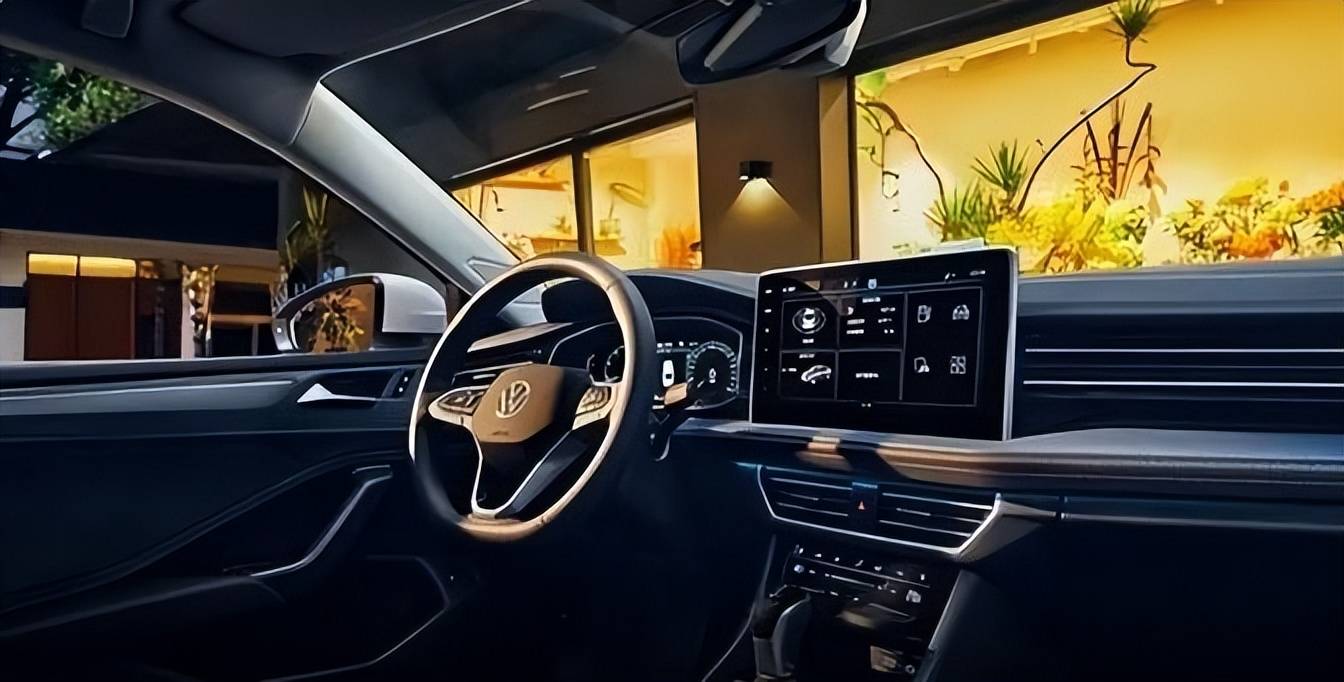 12萬預(yù)算選合資還是國產(chǎn)?大眾速騰對比吉利星瑞