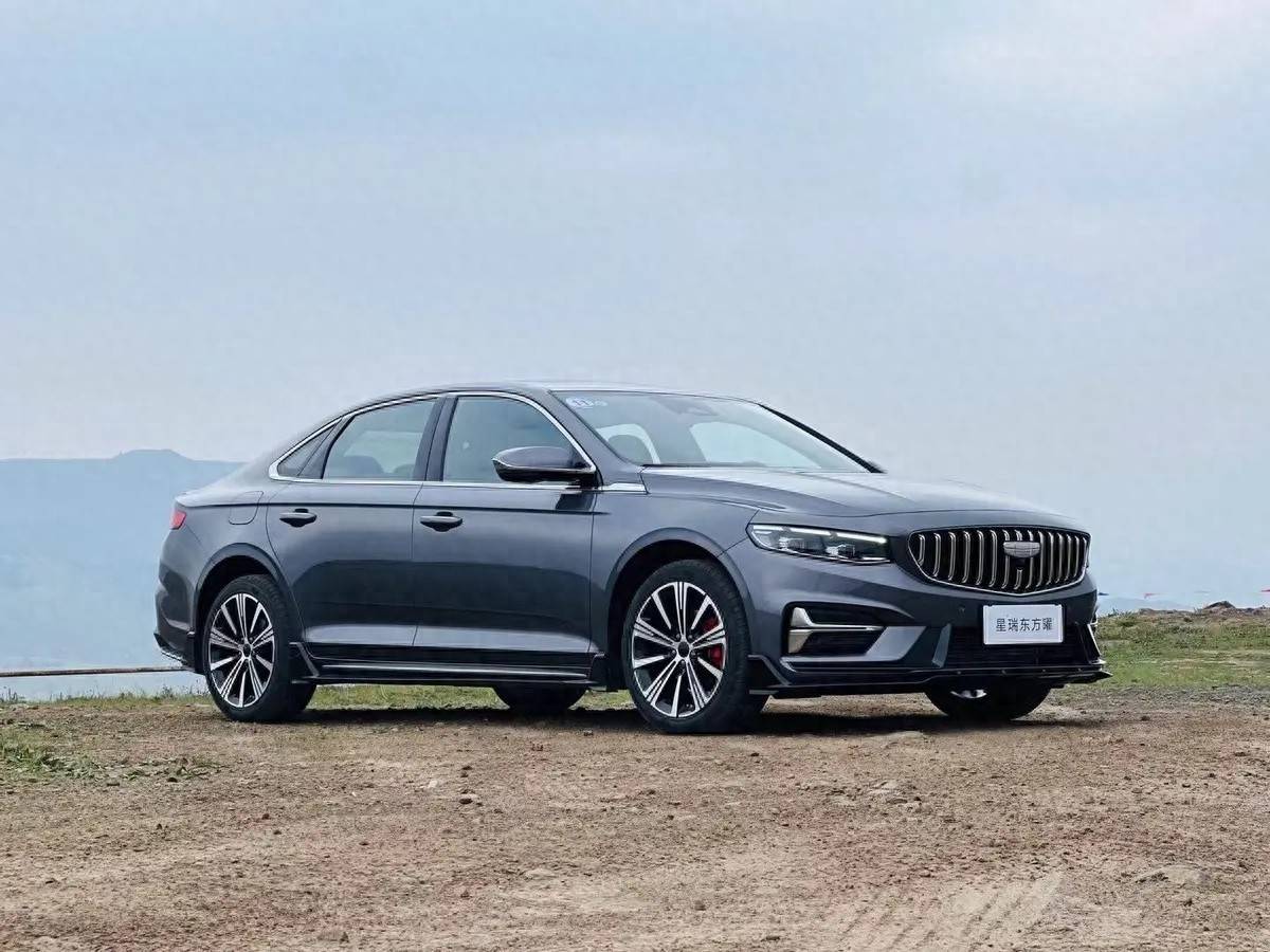 12萬預(yù)算選合資還是國產(chǎn)?大眾速騰對比吉利星瑞