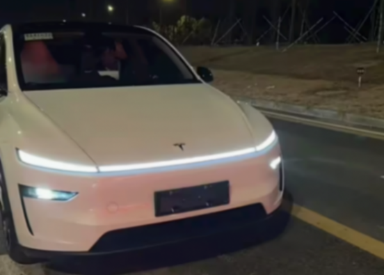 新款特斯拉Model Y實車圖,無人駕駛車的既視感