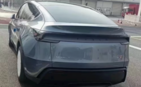 新款特斯拉Model Y實車圖,無人駕駛車的既視感