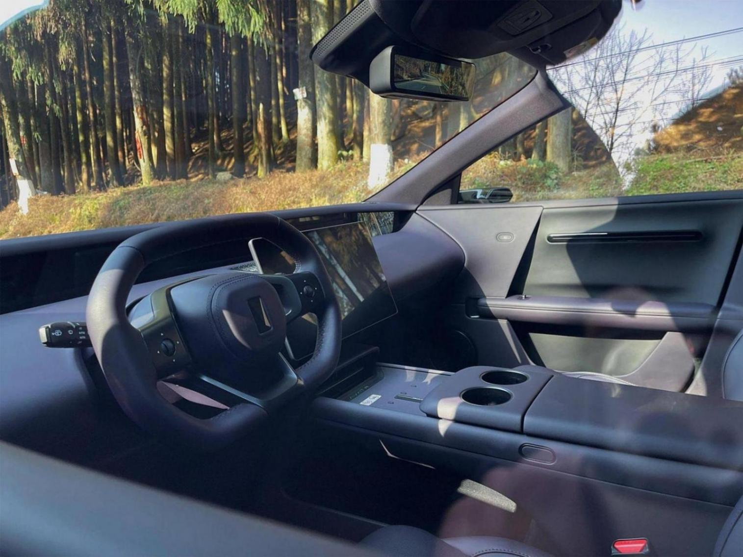 有望2季度上市/預(yù)計(jì)售價(jià)25萬元左右 阿維塔06內(nèi)飾官圖發(fā)布