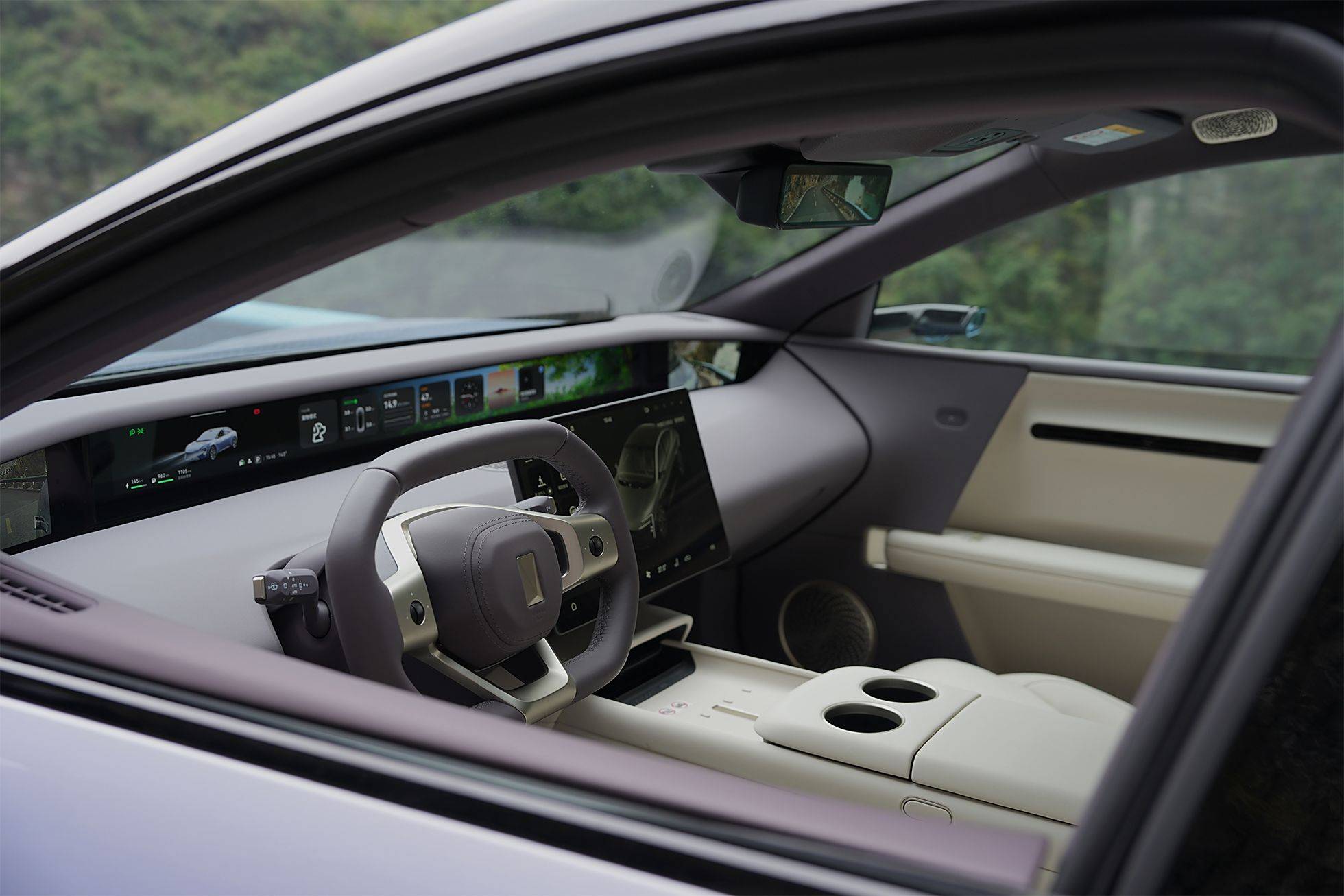 有望2季度上市/預(yù)計(jì)售價(jià)25萬元左右 阿維塔06內(nèi)飾官圖發(fā)布