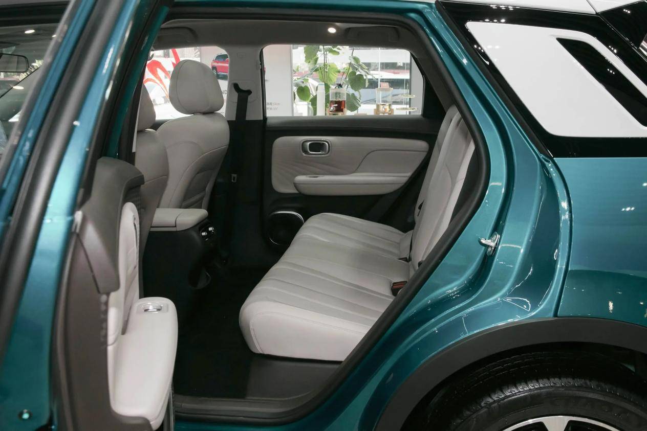 比亞迪海豚要慌?小型電車(chē)又添”顏霸”,軸距2750mm,續(xù)航420km