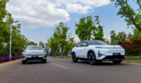 打破混動技術(shù)偏科,風(fēng)神L7實(shí)測續(xù)航驚人,買混動就選東風(fēng)馬赫電混