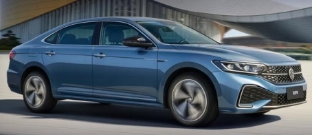 上汽大眾帕薩特2025出眾款怎么樣?中高級(jí)轎車頭牌展現(xiàn)高性價(jià)比與實(shí)用性