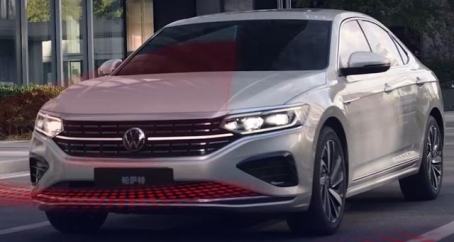 上汽大眾帕薩特2025出眾款怎么樣?中高級(jí)轎車頭牌展現(xiàn)高性價(jià)比與實(shí)用性