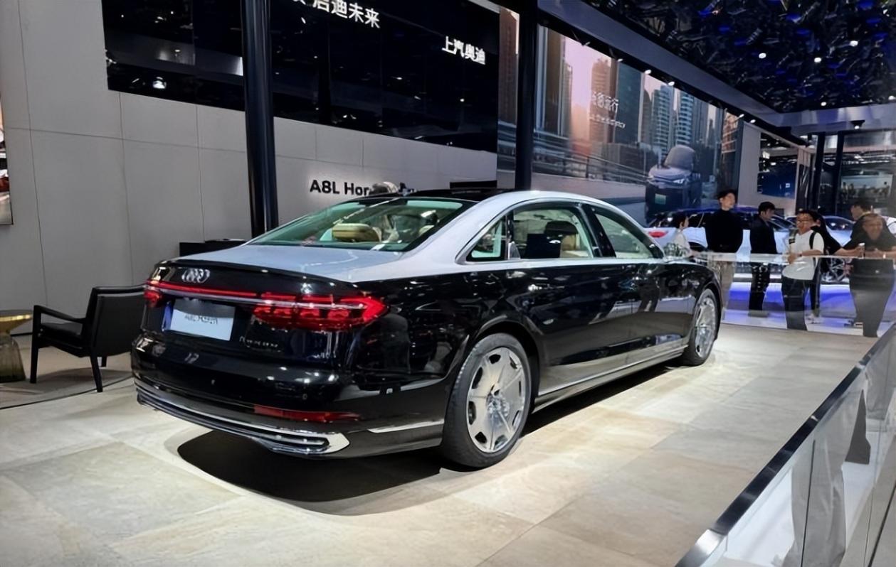 2024款?yuàn)W迪A8L Horch創(chuàng)始人版:百萬豪車,香還是勸退?你值得擁有