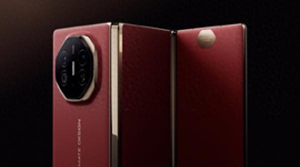 華為Mate XT三折疊海外發(fā)布 售價超2.6萬 比國行貴不少