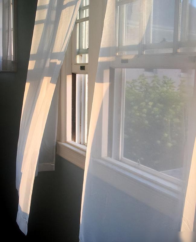 聽完師傅的話,我才知道原來開窗通風和入住新房有這么多講究