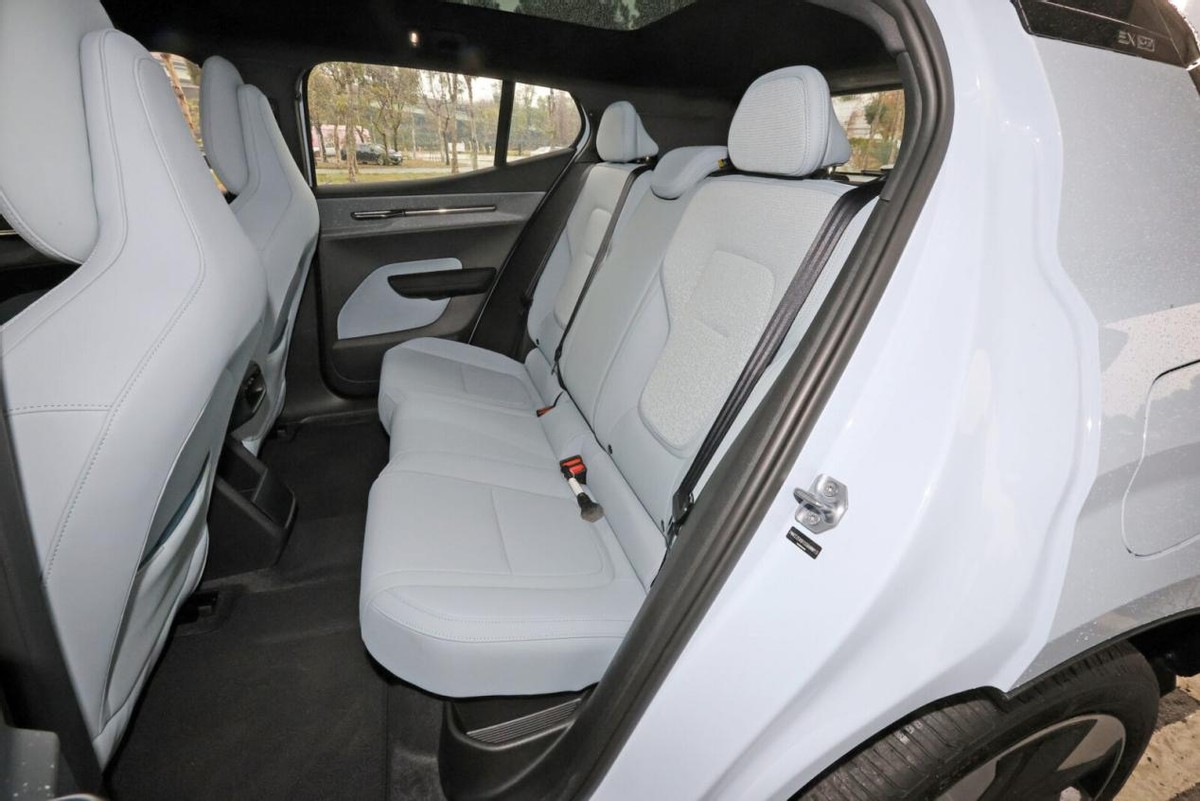 個子小而空間強大,新沃爾沃EX30!