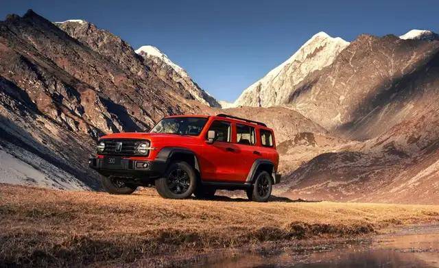 別人在熱鬧中搶位置,坦克在冷門中搶心智