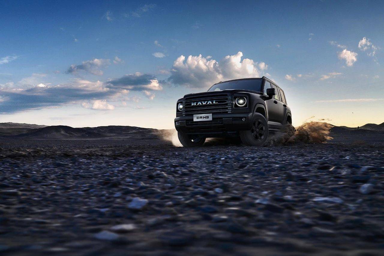 黑武士下班也接娃?三把鎖的二代哈弗H9勇士版讓你魚和熊掌兼得!