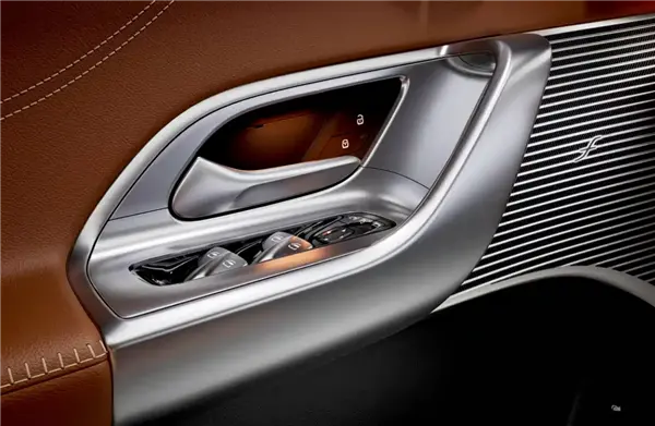 奔馳史上最大中控屏！全新GLC EV內飾官圖發布：滿眼全是屏