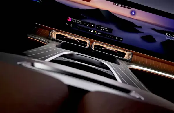 奔馳史上最大中控屏！全新GLC EV內飾官圖發布：滿眼全是屏